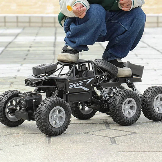 Hot 1: 18 Six Wheel Drive RC CAR Cross-country Climbing Spray   Remote Control  Car Fall Resistant